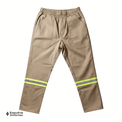 Calça em tecido brim de alta resistência, voltada para uso em ambientes industriais, de construção e serviços operacionais. Oferece durabilidade e proteção para atividades que exigem maior esforço físico.